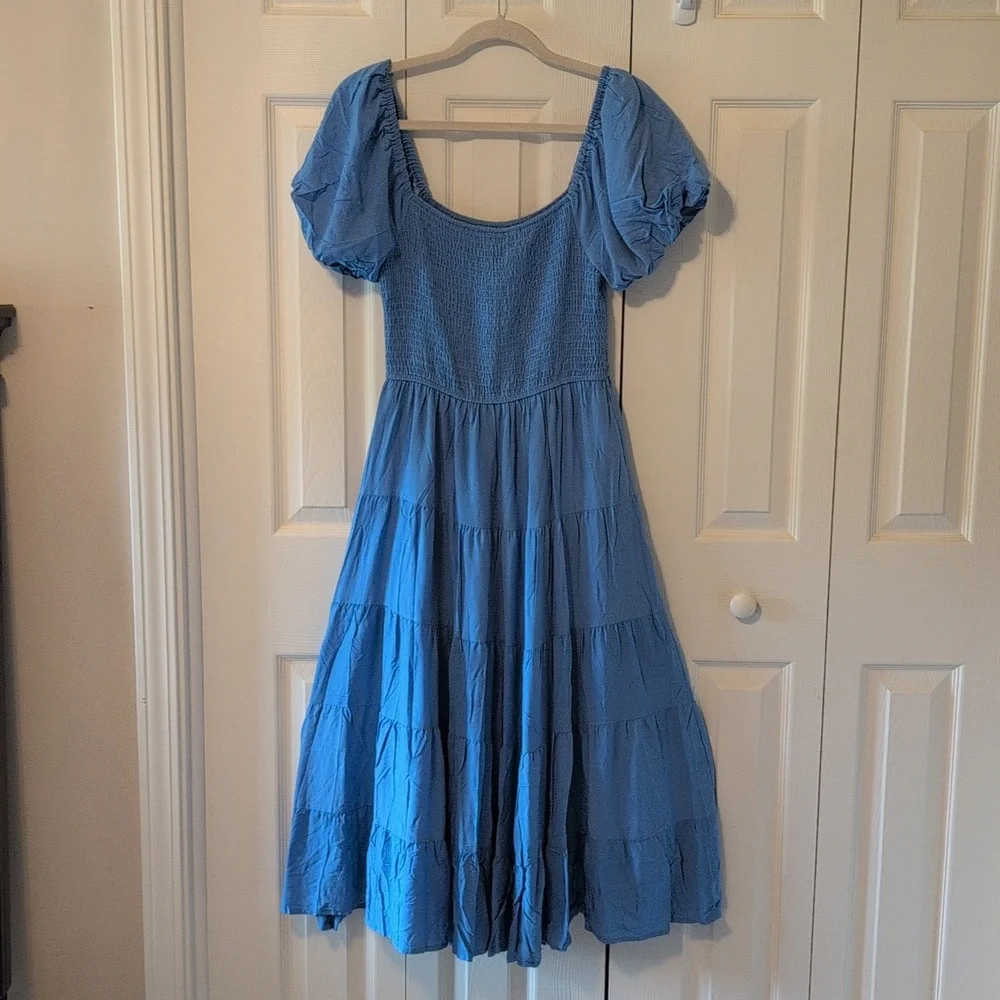 SALE🎉 Host Pick🎉 🌺 Beautiful Summer Ruffled Midi Dress 🌺 - Picture 2 of 11